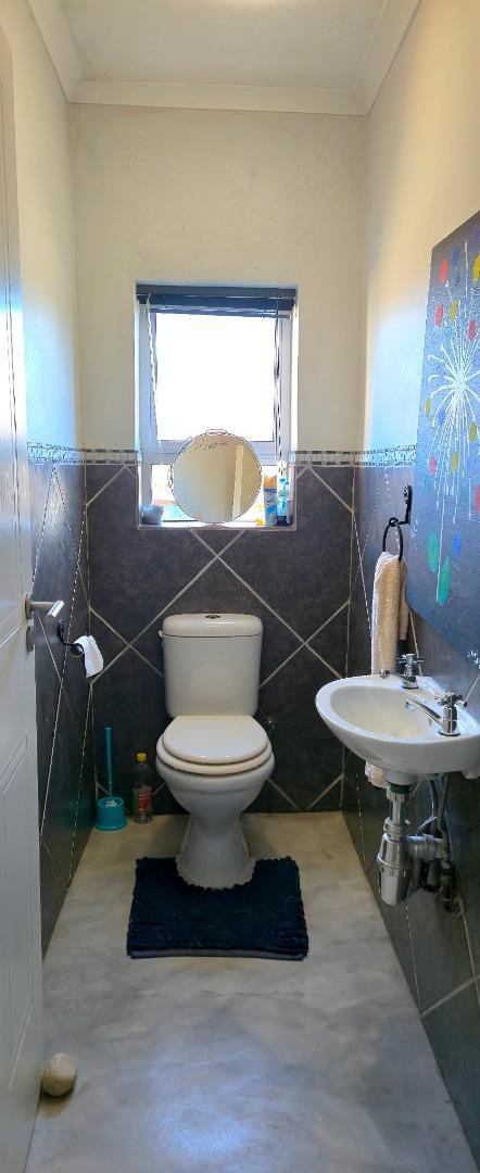 4 Bedroom Property for Sale in Franskraal Western Cape